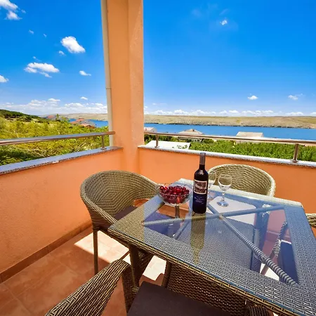 Melandura-5 By Interhome * Dinjiška