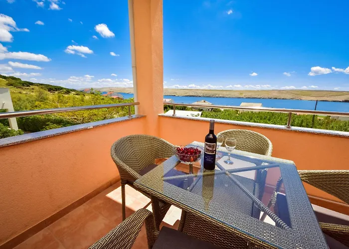 Melandura-5 By Interhome * Dinjiška