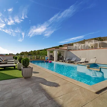 Melandura-5 By Interhome