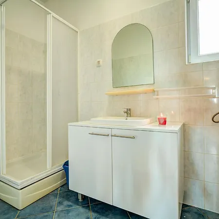 Melandura-5 By Interhome *